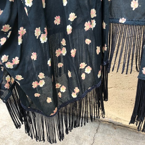 Hollister Floral Cardigan - Picture 2 of 4